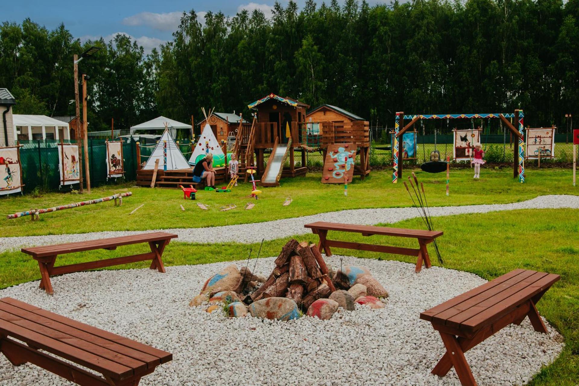 Indiana Camp - 150 M Od Suntago Park Hotel Grabce-Towarzystwo Luaran gambar